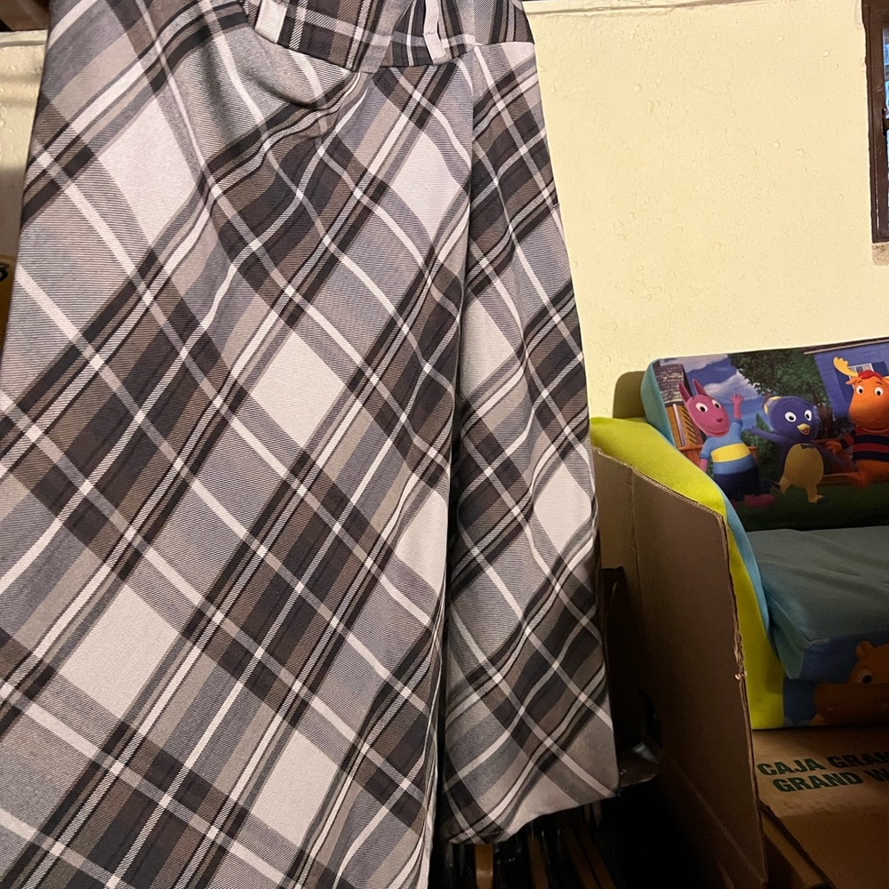 Brown skirt with belt loop